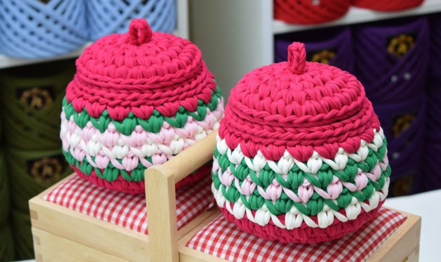 How to Make a Crocheted Basket for Sweets for New Year