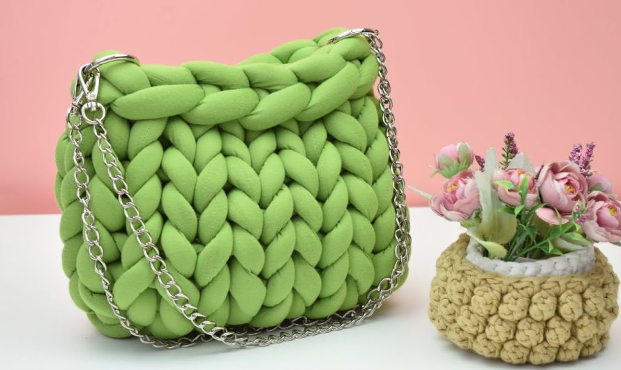 How to Make Hand Knitting: A Quick Bag Made from Tubular Yarn