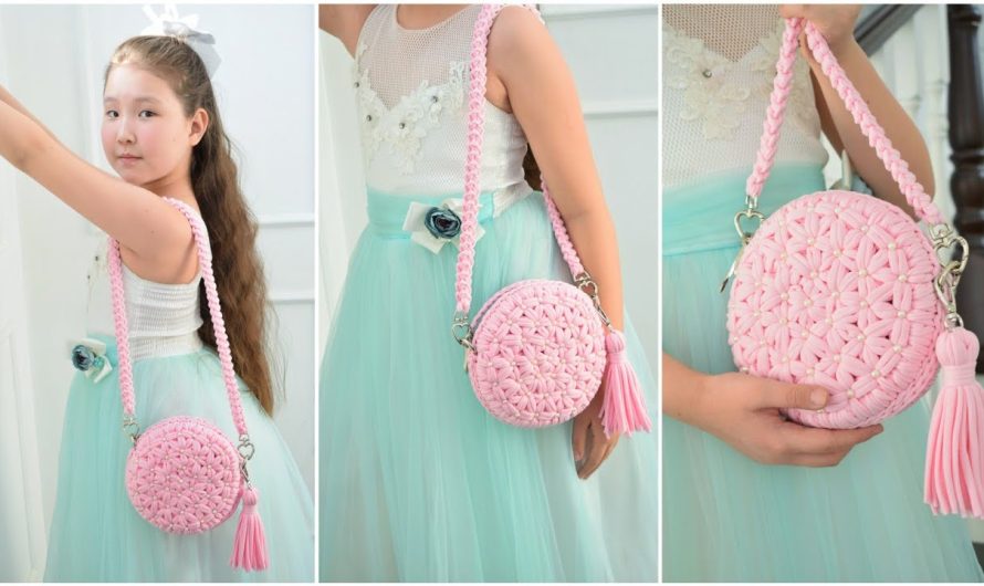 How to Make a Round Crocheted Handbag with a Floral Pattern